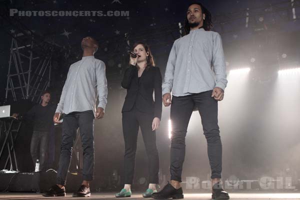 CHRISTINE AND THE QUEENS - 2014-06-29 - PARIS - Hippodrome de Longchamp - 